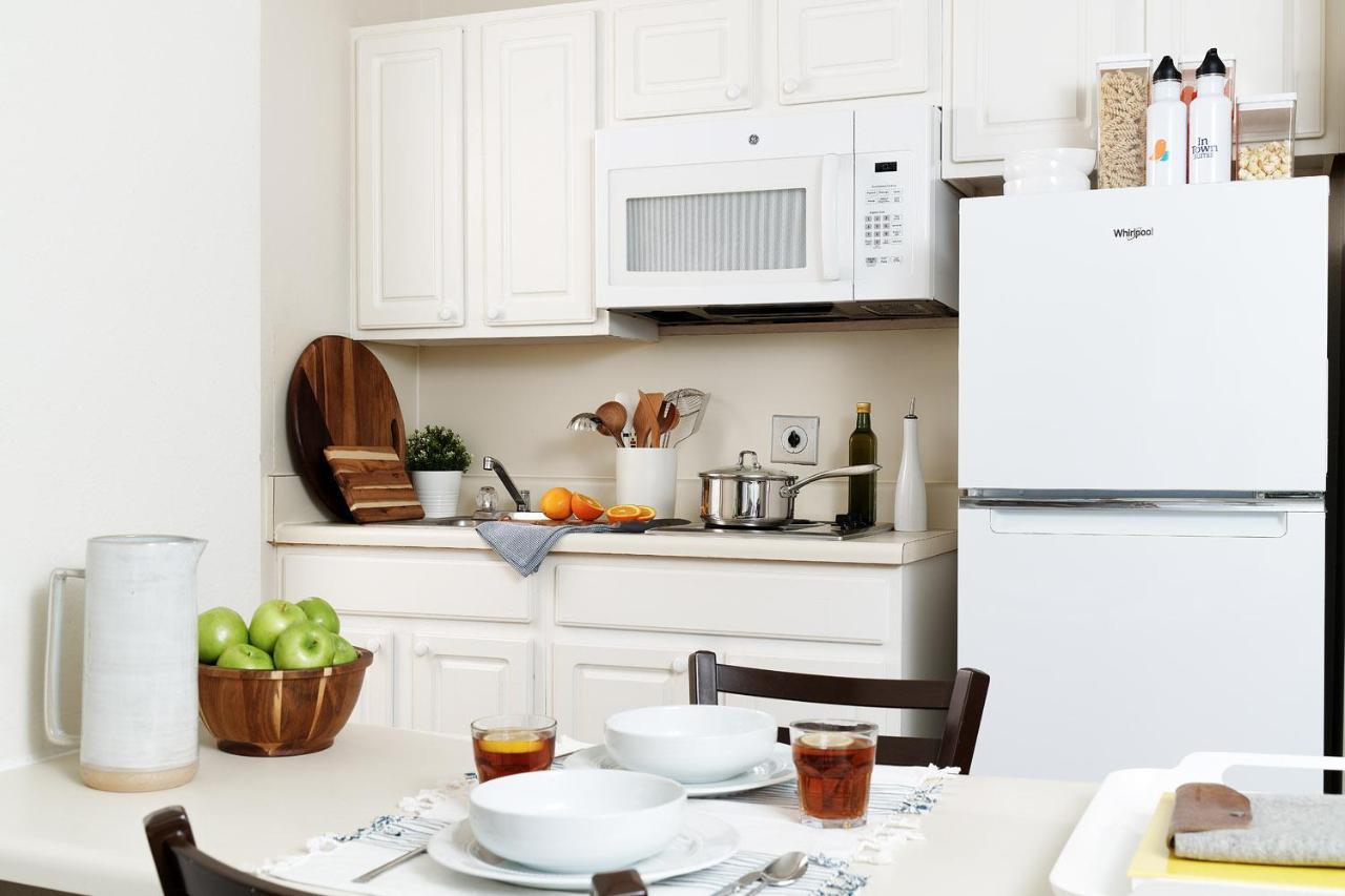 Intown Suites Extended Stay Greensboro Nc - Airport Εξωτερικό φωτογραφία